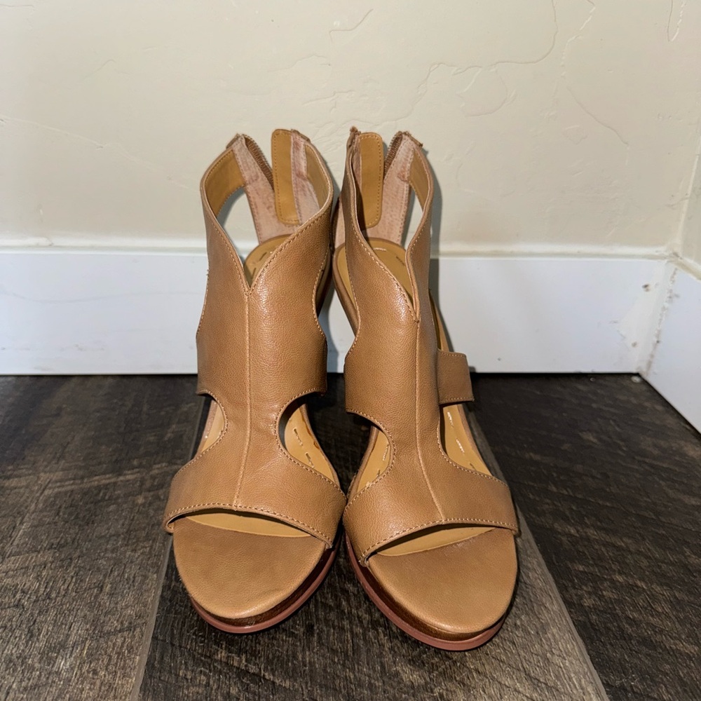 Nine West Womens Tan Heels